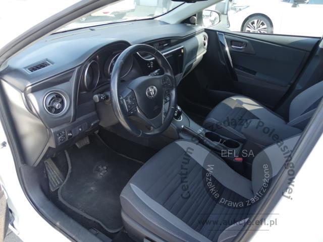 8 - TOYOTA AURIS 1.8 HYBRID AUTOMAT 2018r.