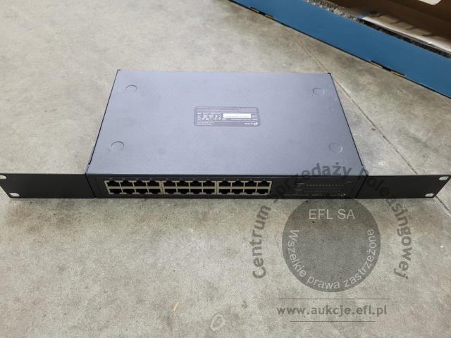 13 - Szafa rack 19"  42U wraz z osprzętem