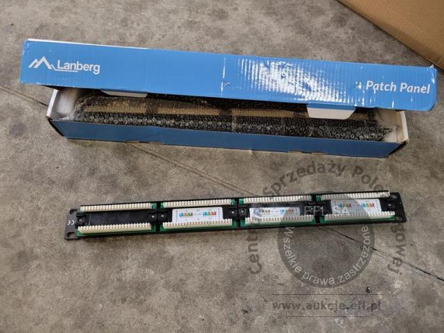 16 - Szafa rack 19"  42U wraz z osprzętem