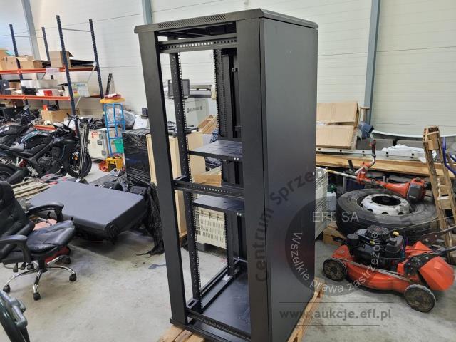 3 - Szafa rack 19"  42U wraz z osprzętem
