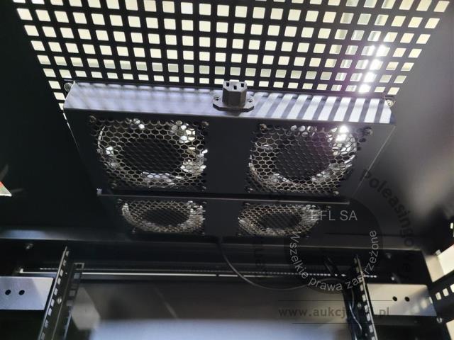 7 - Szafa rack 19"  42U wraz z osprzętem