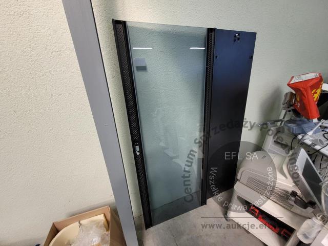 10 - Szafa rack 19"  42U wraz z osprzętem