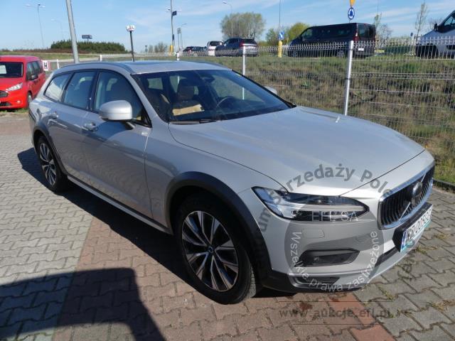 2 - Volvo V90 Cross Country B5 D AWD 2023r. WZ005GG UWAGA!! Pojazd znajduje się w firmie AUTO MOTO CENTRUM sp. z o.o. ul. Ostrowska 328 (przy Trasie Katowickiej) 61-312 Poznań
