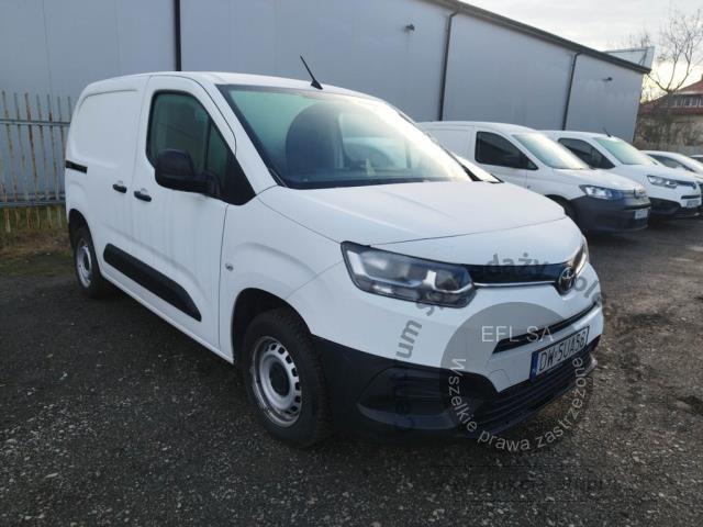 5 - Toyota Proace City 1.5 D-4D Standard  2022r. DW5UA58 Pojazd znajduje się w firmie ARCTOS GROUP sp. z o.o. Al. Krakowska 7, 02-183 Warszawa