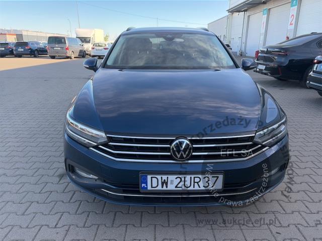 2 - Volkswagen Passat 2.0 TDI EVO Business  2022r. DW2UR37 Pojazd znajduje się w firmie MDM AUTO sp. z o.o. ul. Morska 78A, 81-225 Gdynia