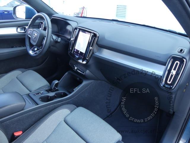 13 - VOLVO XC40 B3 Core Automat Kombi 2023r. DW4VX21 Pojazd znajduje się w firmie MDM AUTO sp. z o.o. ul. Morska 78A, 81-225 Gdynia