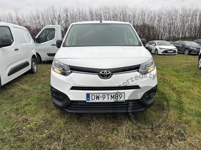 6 - Toyota  Proace City  1.5 D-4D Standard 2,0t 2022r. DW9TM89 Pojazd znajduje się w firmie ARCTOS GROUP sp. z o.o. Al. Krakowska 7, 02-183 Warszawa