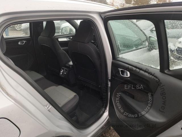 10 - Volvo XC40 B4 Core aut 2022r. WW345TF USZKODZONY UWAGA!! Pojazd znajduje się w firmie Arctos Sp. z o.o. Warszawa, Al. Krakowska 7, 02-183 Warszawa