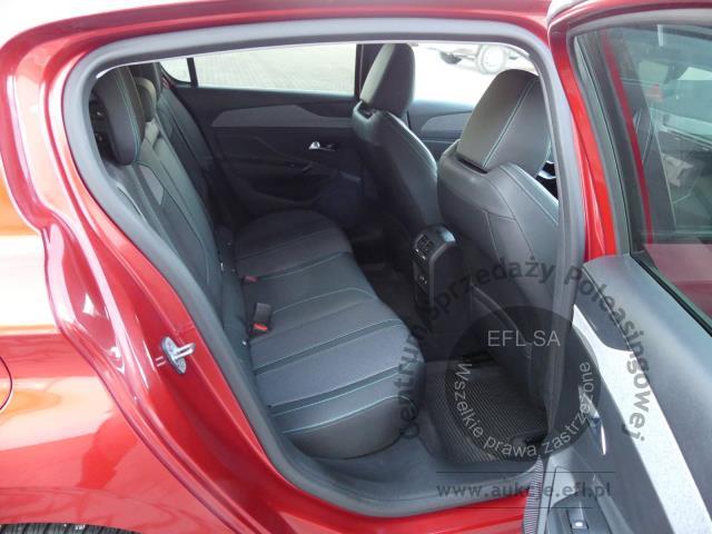 11 - PEUGEOT  308 ALLURE PACK 1.2 PURETECH  2022r.