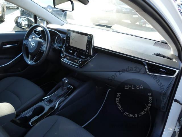 5 - TOYOTA COROLLA 1.8 VVT-I HYBRID CVT 2021r.