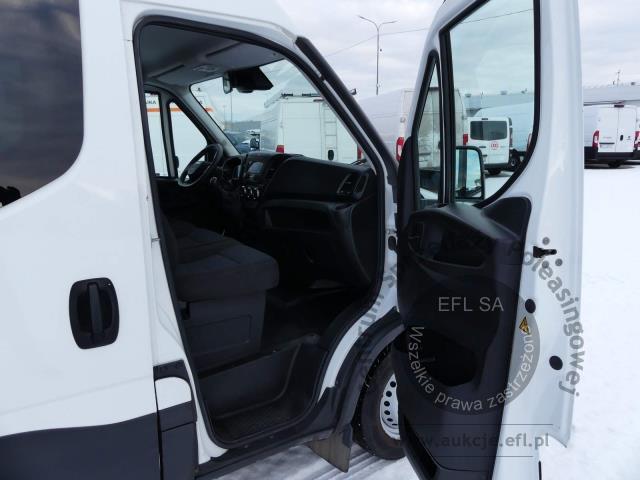 13 - IVECO DAILY 35S16 2.3 156KM  2021r.