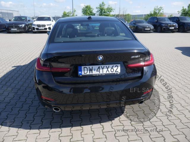 3 - BMW 318i Automat Sedan 2024r. DW4YX62  Pojazd znajduje się w firmie ARCTOS GROUP sp. z o.o. Al. Krakowska 7, 02-183 Warszawa