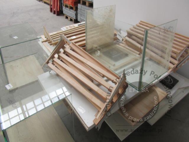 5 - Zestaw mebli sklepowych wg specyfikacji