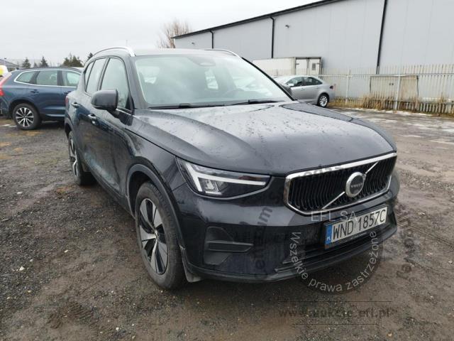 2 - Volvo XC40 B3 Core 2022r. WND1857C Pojazd znajduje się w firmie ARCTOS GROUP sp. z o.o. Al. Krakowska 7, 02-183 Warszawa