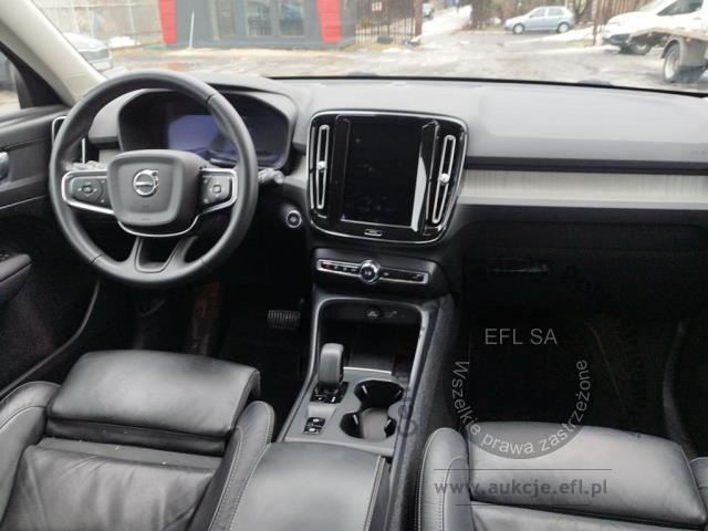 10 - Volvo XC40 B3 Core 2022r. WND1857C Pojazd znajduje się w firmie ARCTOS GROUP sp. z o.o. Al. Krakowska 7, 02-183 Warszawa