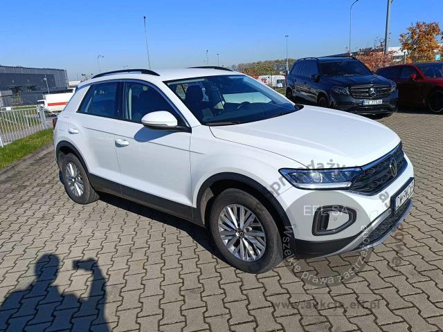 5 - Volkswagen T-ROC 1.5 TSI Life 2023r. DW9WC69 Pojazd znajduje się w firmie MDM AUTO sp. z o.o. ul. Zawodników 1, 80-729 Gdańsk