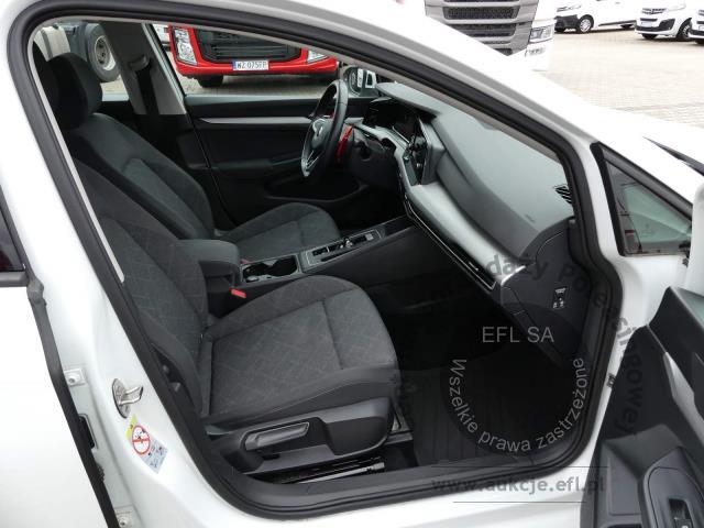 8 - VOLKSWAGEN GOLF 1.0 ETSI 110KM MHEV 2020r.