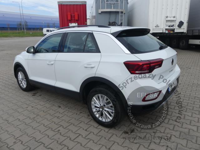 2 - Volkswagen T-ROC 1.5 TSI Life Hatchback 2023r. DW7WC07 Pojazd znajduje się w firmie MDM AUTO sp. z o.o. ul. Zawodników 1, 80-729 Gdańsk