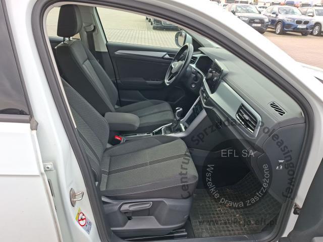 9 - Volkswagen T-ROC 1.5 TSI Life Hatchback 2023r. DW7WC07 Pojazd znajduje się w firmie MDM AUTO sp. z o.o. ul. Zawodników 1, 80-729 Gdańsk