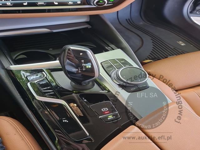 13 - BMW 520i mHEV aut 2021r. KR9WW68 Pojazd znajduje się w firmie MDM AUTO sp. z o.o. ul. Zawodników 1, 80-729 Gdańsk