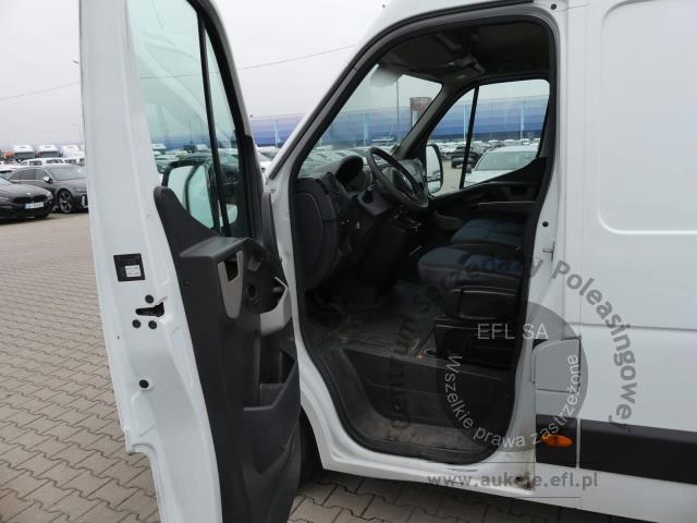 6 - RENAULT MASTER 2.3 DCI 130KM FURGON 2017r.