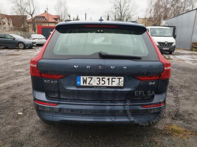 2 - Volvo XC 60 B4 D Core aut  2022r. WZ351FT  Pojazd znajduje się w firmie ARCTOS GROUP sp. z o.o. Al. Krakowska 7, 02-183 Warszawa