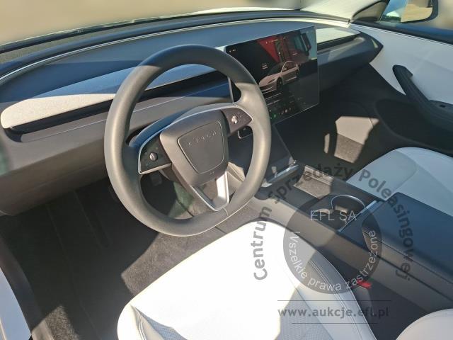 13 - TESLA MODEL 3 RWD 2023r.