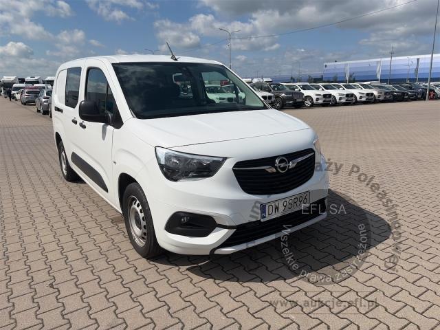 5 - OPEL Combo Cargo XL 1.5 CDTI 2,3t 2022r. DW9SR96 Pojazd znajduje się w firmie MDM AUTO sp. z o.o. ul. Morska 78A, 81-225 Gdynia