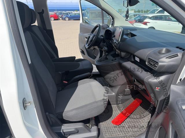 10 - OPEL Combo Cargo XL 1.5 CDTI 2,3t 2022r. DW9SR96 Pojazd znajduje się w firmie MDM AUTO sp. z o.o. ul. Morska 78A, 81-225 Gdynia