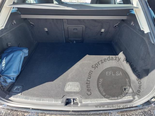 9 - Volvo XC 60 B4 D Essential aut Komb 2022r. SK495WR Uwaga! Pojazd znajduje się w firmie AACAR sp. z o.o. Jawornik 90, 32-400 Myślenice