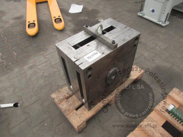 1 - Forma wtryskowa F-142 Ramka serii Oval