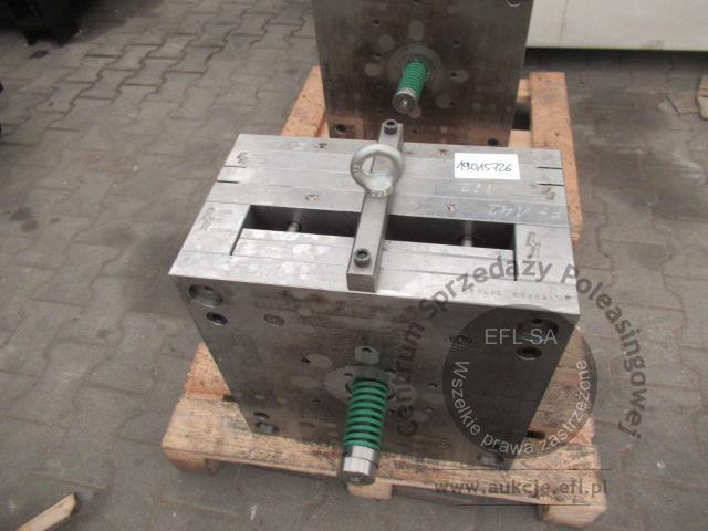 2 - Forma wtryskowa F-142 Ramka serii Oval