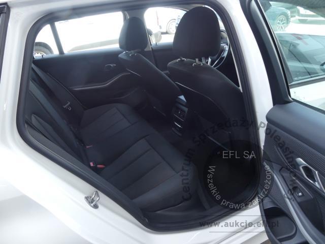 12 - BMW 318D KOMBI AUTOMAT 2023r.