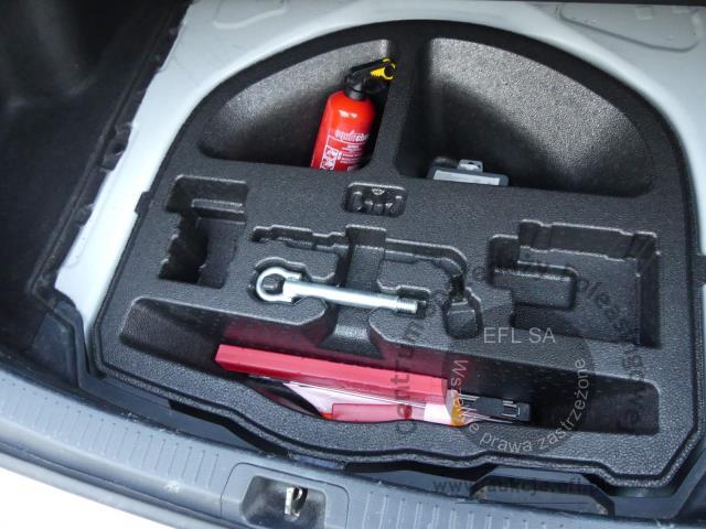 17 - TOYOTA COROLLA 1.5 VVTI SEDAN 2022r.