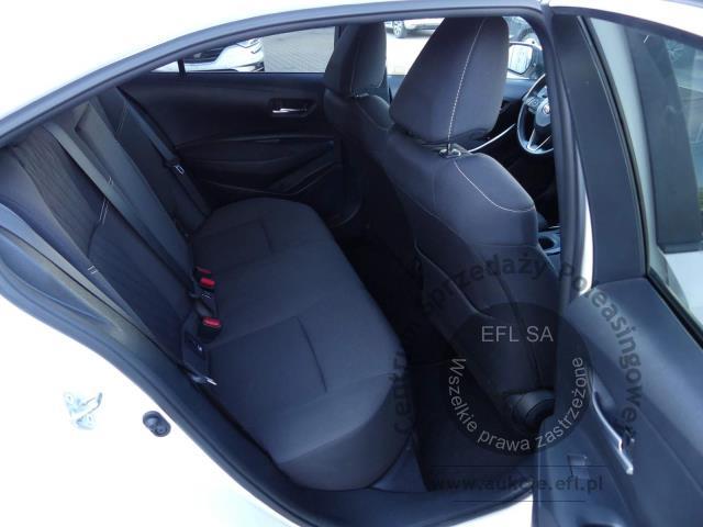 10 - TOYOTA COROLLA 1.5 VVTI SEDAN 2022r.