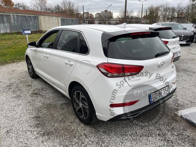 2 - Hyundai  i30  2022r. GD8F354 Pojazd znajduje się w firmie MDM AUTO sp. z o.o. ul. Zawodników 1, 80-729 Gdańsk