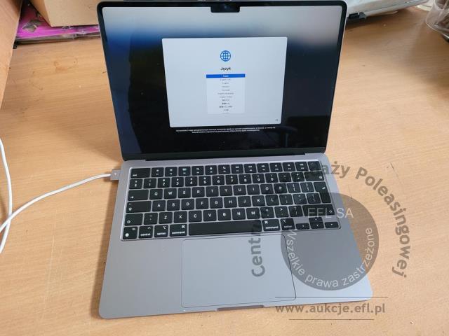 2 - Komputer przenośny Apple MacBook A2681