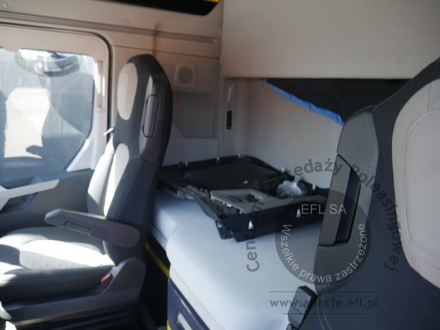 8 - FORD F-MAX 500 4X2 AUTOMAT 2021r.