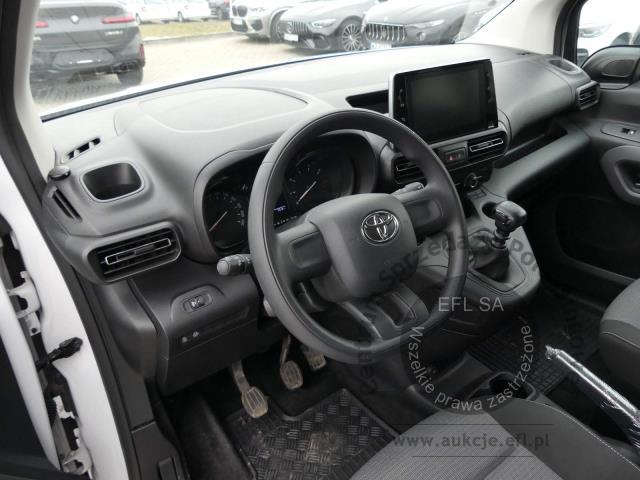 8 - Toyota Proace City Verso Long 1.5D-4D 2023r. DW8WK10 Magnice