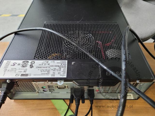 3 - Komputer stacjonarny Fujitsu E520 E85 + monitor Fujitsu