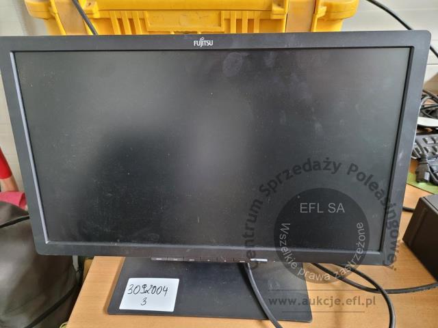 8 - Komputer stacjonarny Fujitsu E520 E85 + monitor Fujitsu