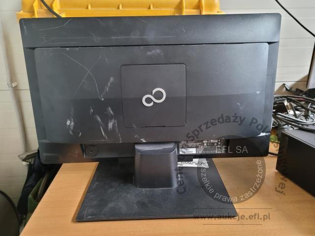 9 - Komputer stacjonarny Fujitsu E520 E85 + monitor Fujitsu