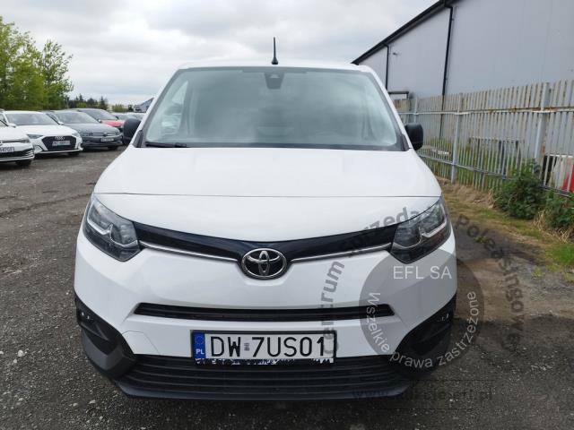 2 - Toyota Proace City 1.5 D-4D Standard  2022r. DW7US01 Pojazd znajduje się w firmie ARCTOS GROUP sp. z o.o. Al. Krakowska 7, 02-183 Warszawa