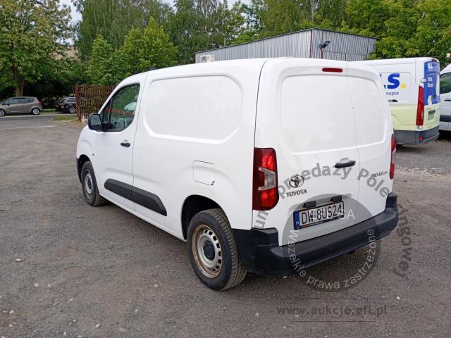 5 - Toyota Proace City 1.5 D-4D Standard  2022r. DW8US24 Pojazd znajduje się w firmie ARCTOS GROUP sp. z o.o. Al. Krakowska 7, 02-183 Warszawa