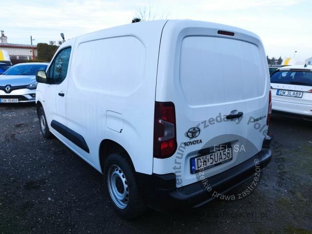 2 - Toyota Proace City 1.5 D-4D Standard  2022r. DW5UA58 Pojazd znajduje się w firmie ARCTOS GROUP sp. z o.o. Al. Krakowska 7, 02-183 Warszawa
