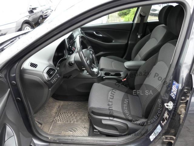 8 - Hyundai  i30 1.6 D Classic + DCT Kombi 2021r. WI709LJ AUTO MOTO CENTRUM Sp. z o.o. Poznań 61-312, ul. Ostrowska 328