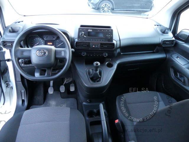 5 - Toyota Proace City Verso 1.5 D-4D 2020r. DW3JY89 Magnice