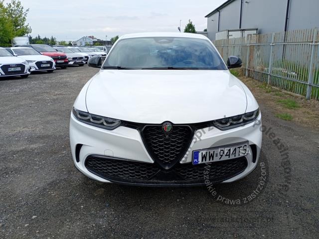 2 - Alfa Romeo Tonale 1.5 T4 GSE Hybrid Veloc 2024r. WW944TSPojazd znajduje się w firmie ARCTOS GROUP sp. z o.o. Al. Krakowska 7, 02-183 Warszawa