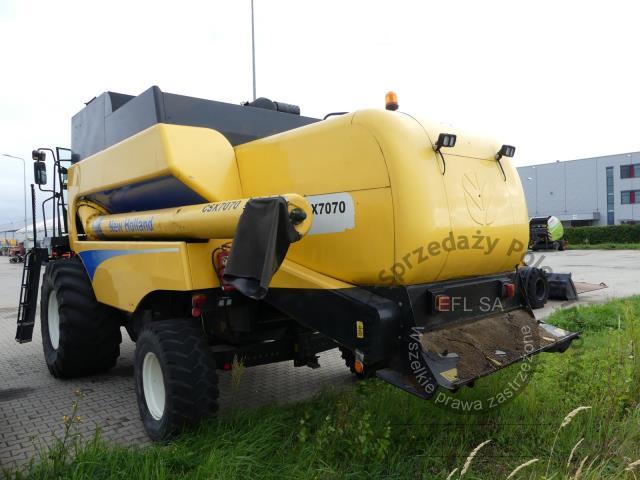 3 - EFL Finance Kombajn zbożowy New Holland CSX 7070 2009r. z hederem i wózkiem