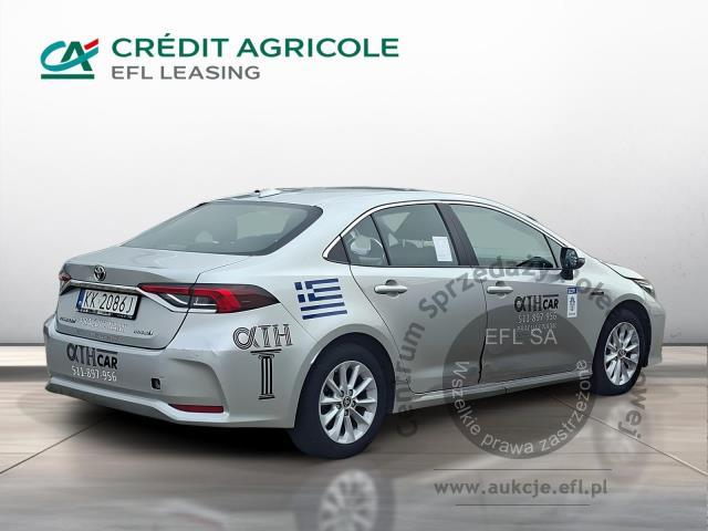 13 - TOYOTA COROLLA 1.8 HYBRID COMFORT 2021r.